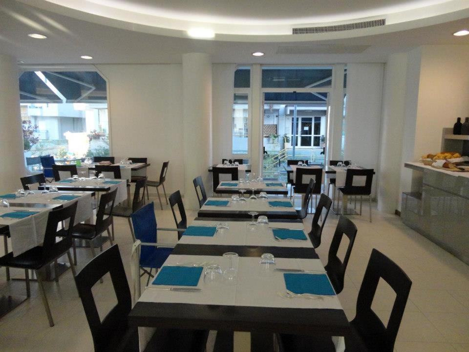 Acapulco Hotel Cattolica Exterior photo